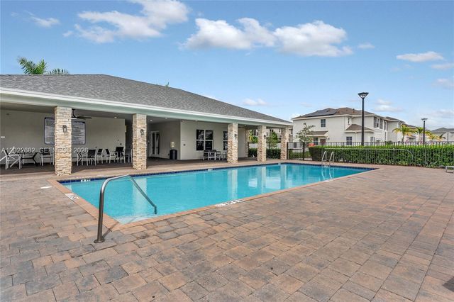 805 SE 18th St 805, Homestead, FL 33034