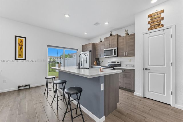 805 SE 18th St 805, Homestead, FL 33034