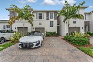 805 SE 18th St 805, Homestead, FL 33034