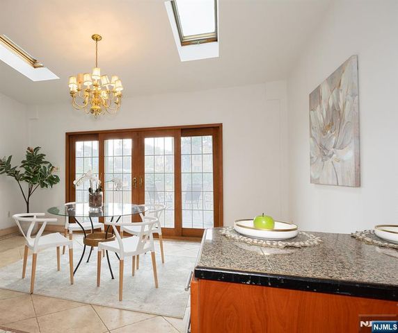 26 Kearney Street, Lyndhurst, NJ 07071