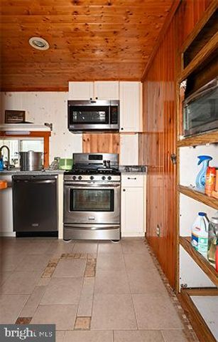 309 NEW JERSEY AVE, Fortescue, NJ 08321