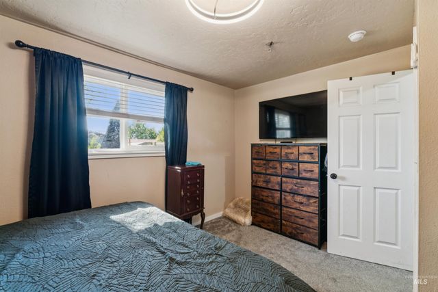 10707 W Blue Fox Ct, Boise, ID 83709