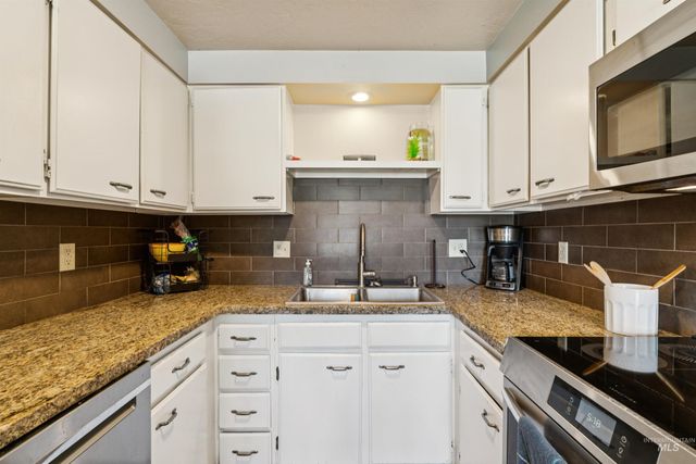 10707 W Blue Fox Ct, Boise, ID 83709
