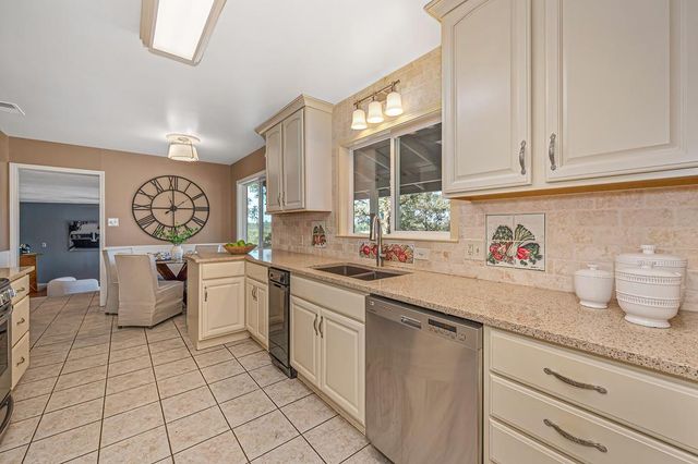 4956 Bell Rd, Auburn, CA 95602