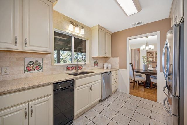 4956 Bell Rd, Auburn, CA 95602