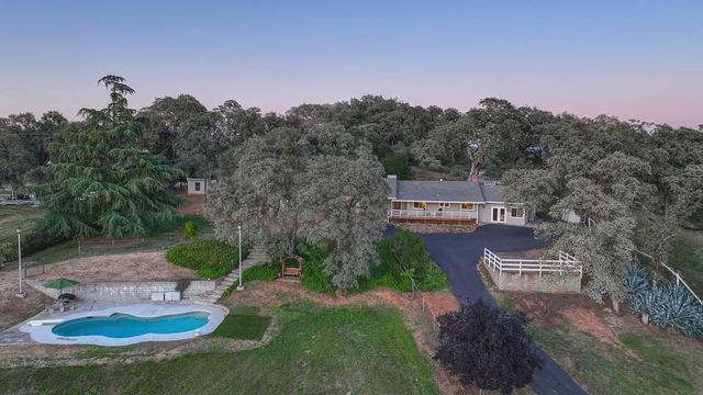 4956 Bell Rd, Auburn, CA 95602