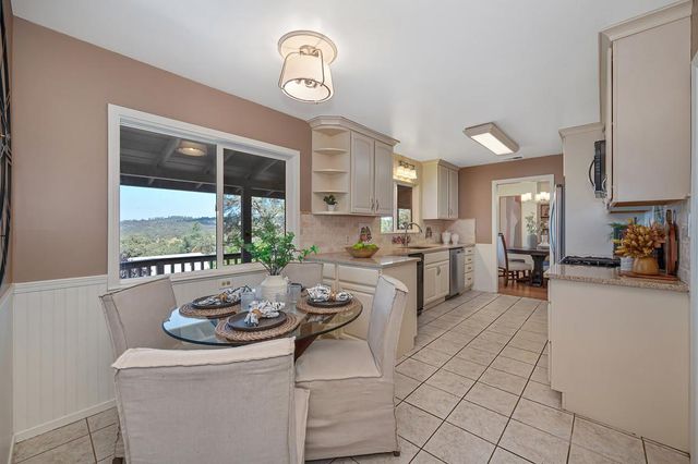 4956 Bell Rd, Auburn, CA 95602