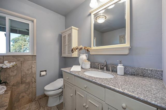 4956 Bell Rd, Auburn, CA 95602