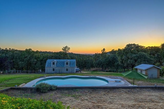 4956 Bell Rd, Auburn, CA 95602