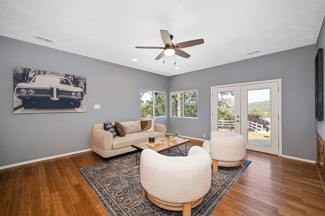 4956 Bell Rd, Auburn, CA 95602