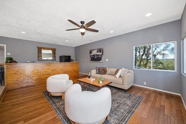 4956 Bell Rd, Auburn, CA 95602