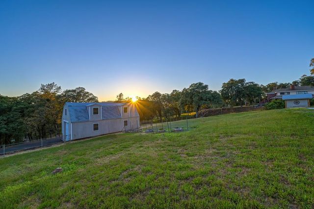 4956 Bell Rd, Auburn, CA 95602
