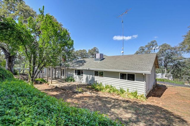 4956 Bell Rd, Auburn, CA 95602