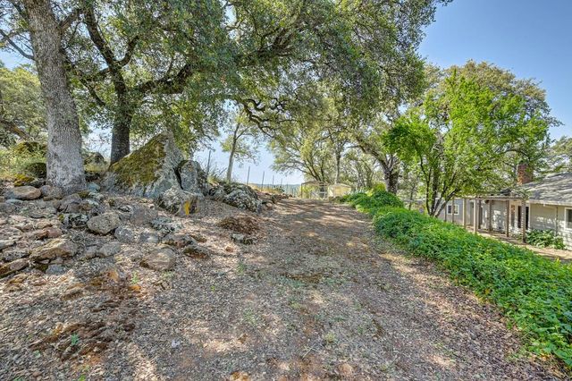 4956 Bell Rd, Auburn, CA 95602