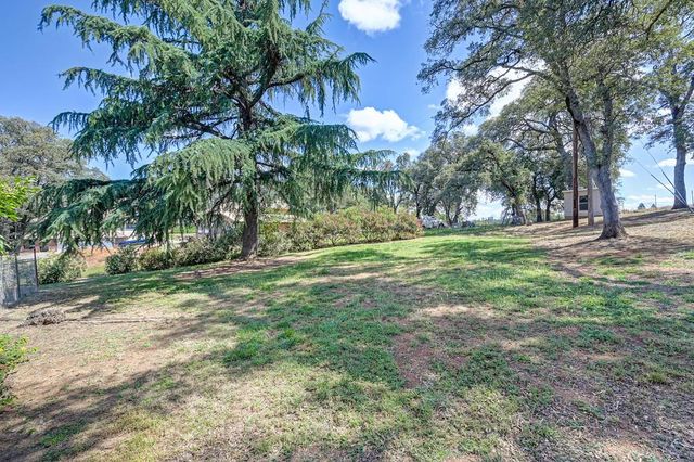 4956 Bell Rd, Auburn, CA 95602