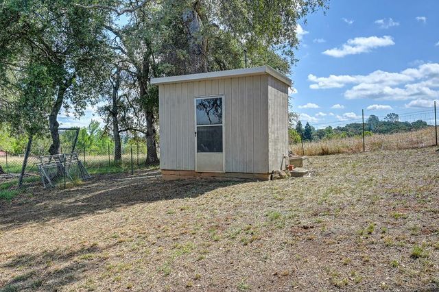 4956 Bell Rd, Auburn, CA 95602