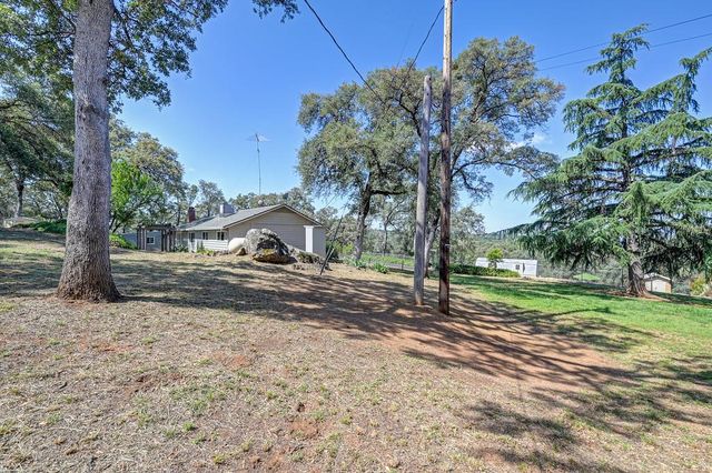 4956 Bell Rd, Auburn, CA 95602