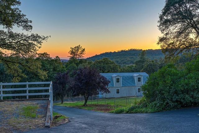 4956 Bell Rd, Auburn, CA 95602