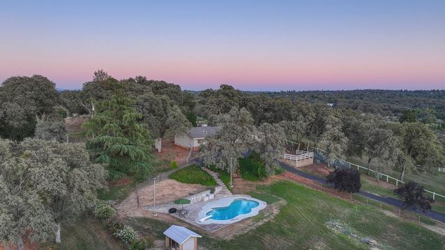 4956 Bell Rd, Auburn, CA 95602