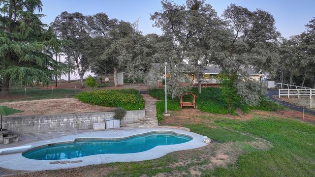 4956 Bell Rd, Auburn, CA 95602