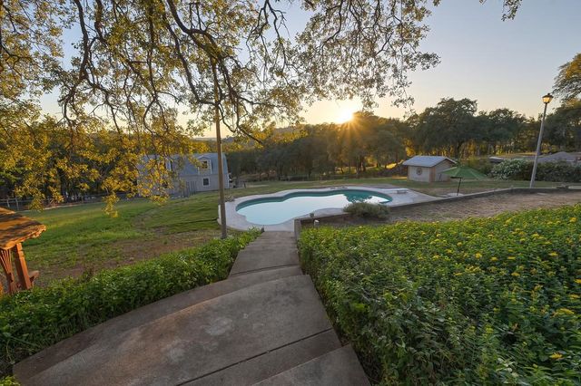 4956 Bell Rd, Auburn, CA 95602