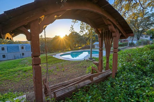 4956 Bell Rd, Auburn, CA 95602