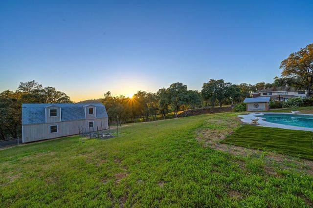 4956 Bell Rd, Auburn, CA 95602