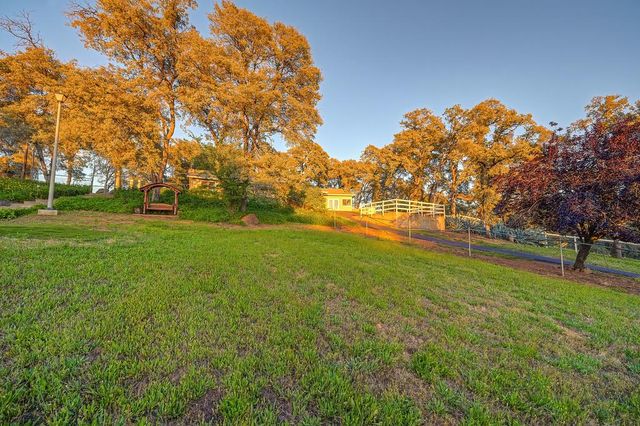 4956 Bell Rd, Auburn, CA 95602