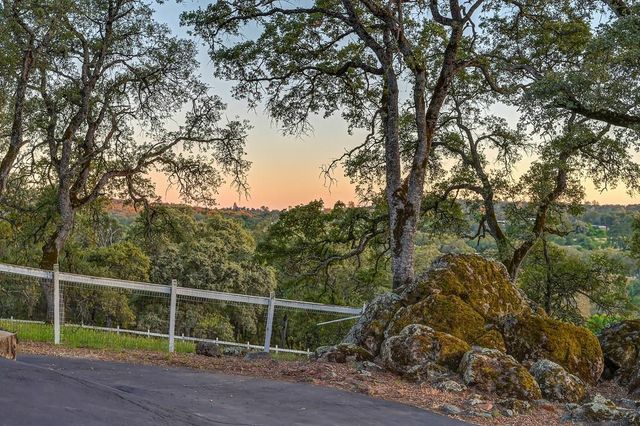 4956 Bell Rd, Auburn, CA 95602