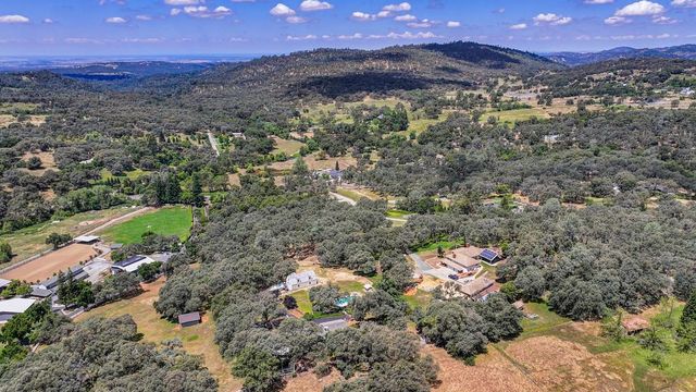 4956 Bell Rd, Auburn, CA 95602