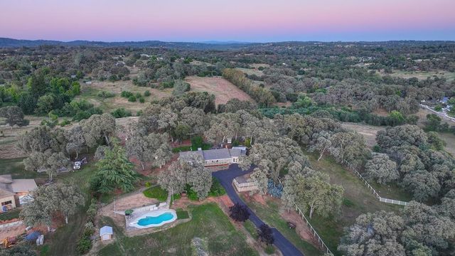 4956 Bell Rd, Auburn, CA 95602