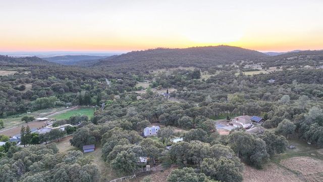 4956 Bell Rd, Auburn, CA 95602