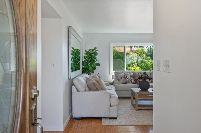 4956 Bell Rd, Auburn, CA 95602