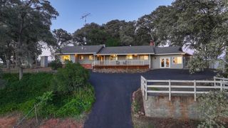 4956 Bell Rd, Auburn, CA 95602