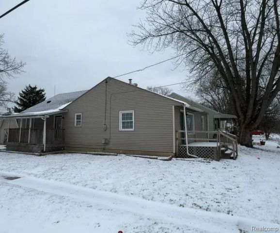 2099 Brady Avenue, Burton, MI 48529