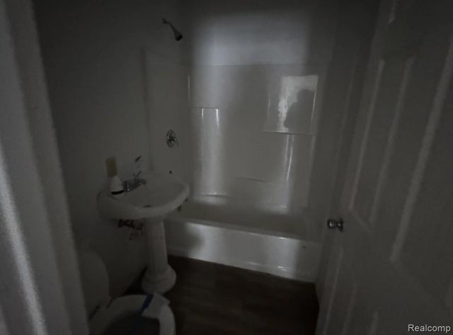 2099 Brady Avenue, Burton, MI 48529