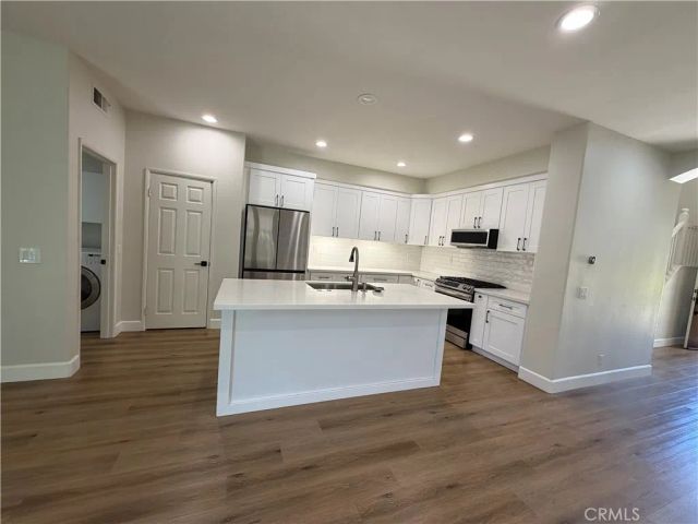 18 Mineral King, Irvine, CA 92602