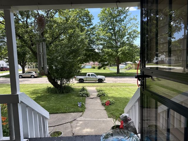 841 N Waterloo Avenue, Jackson, MI 49202
