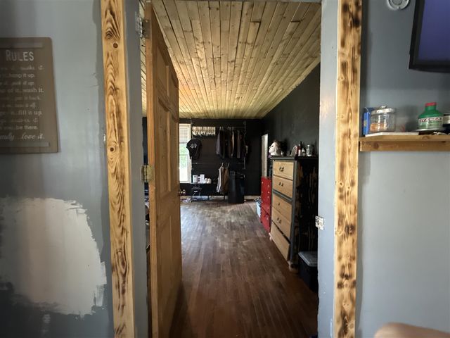 841 N Waterloo Avenue, Jackson, MI 49202