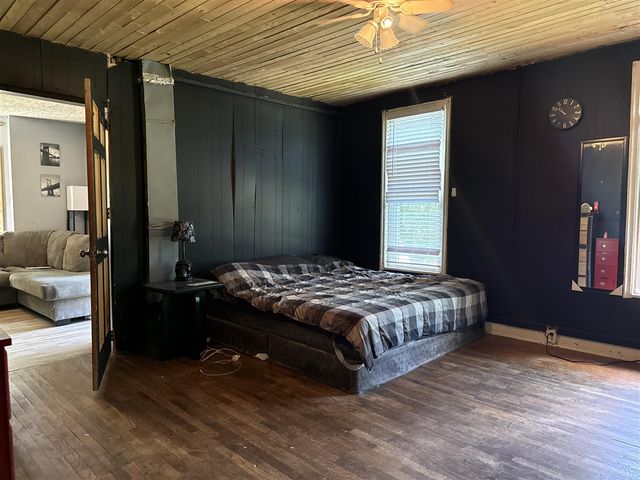 841 N Waterloo Avenue, Jackson, MI 49202
