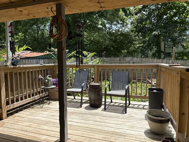 841 N Waterloo Avenue, Jackson, MI 49202