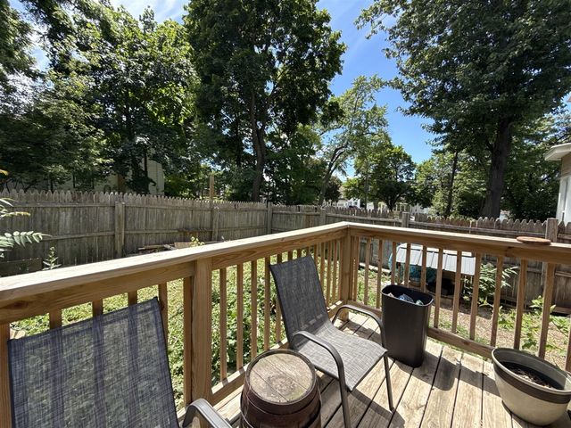 841 N Waterloo Avenue, Jackson, MI 49202