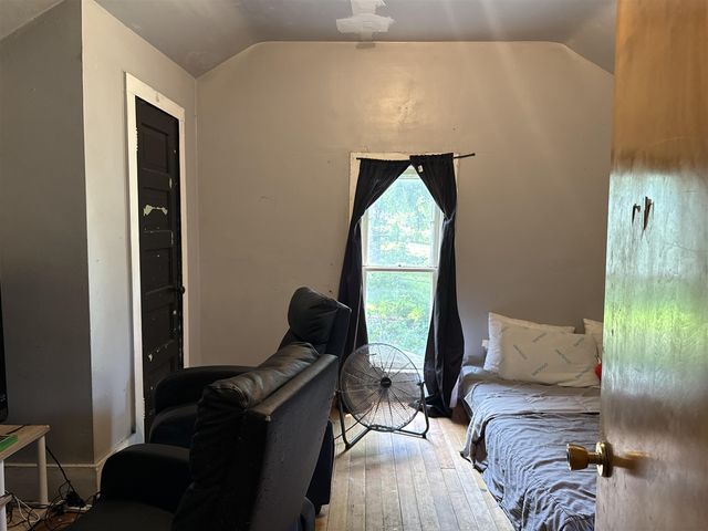 841 N Waterloo Avenue, Jackson, MI 49202