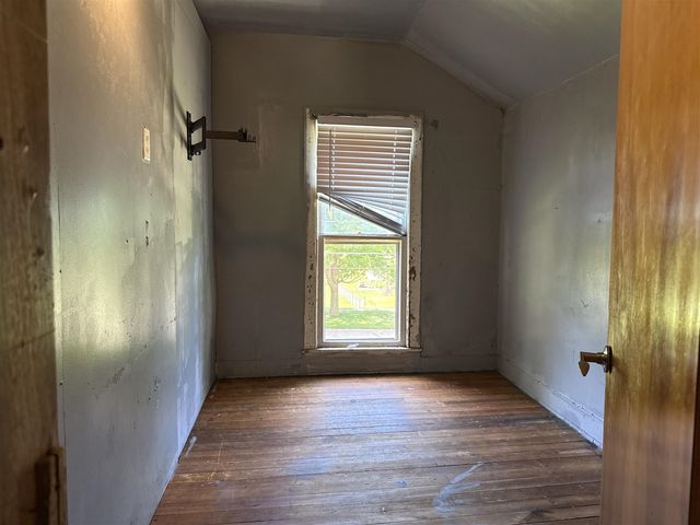 841 N Waterloo Avenue, Jackson, MI 49202