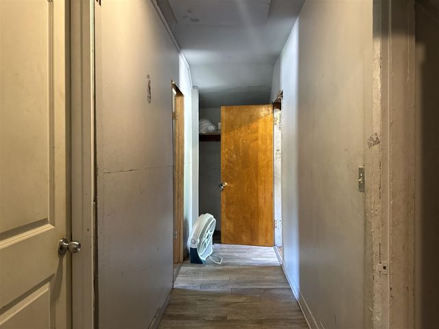 841 N Waterloo Avenue, Jackson, MI 49202