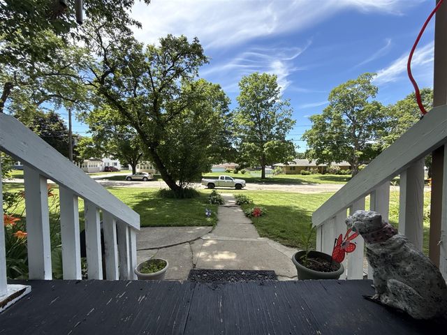 841 N Waterloo Avenue, Jackson, MI 49202