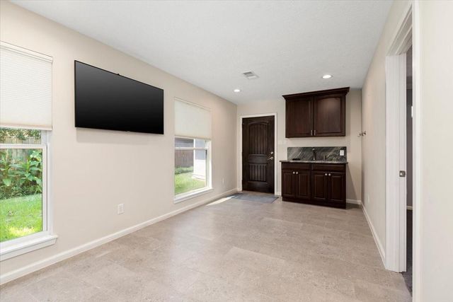 2214 Lakeville Drive, Kingwood, TX 77339