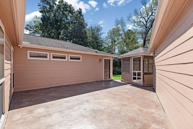 2214 Lakeville Drive, Kingwood, TX 77339