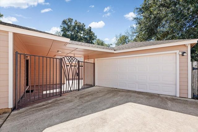 2214 Lakeville Drive, Kingwood, TX 77339