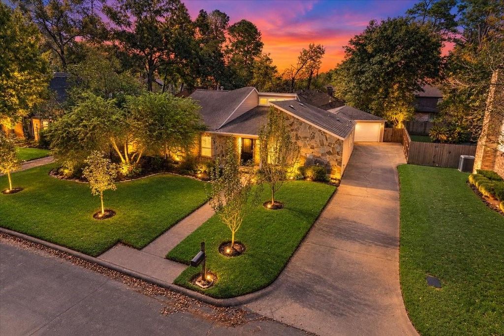 2214 Lakeville Drive, Kingwood, TX 77339